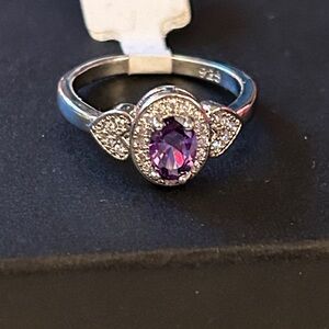 Elegant‎ 925 Sterling Silver Purple Ameythst Gemstone Ring size 8